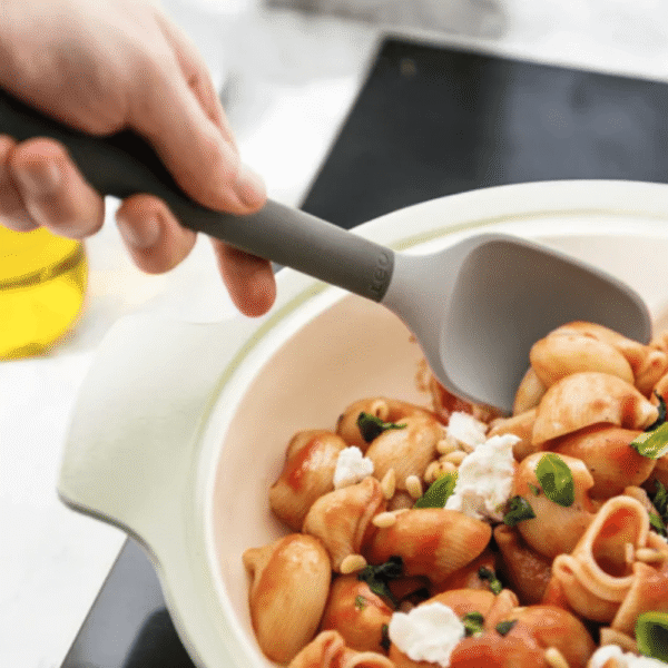 ملعقة تقديم رمادية