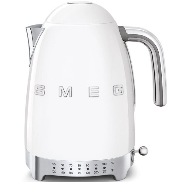 غلاية SMEG KLF04WH باللون الأبيض – أناقة وتصميم إيطالي لتحضير الشاي والقهوة